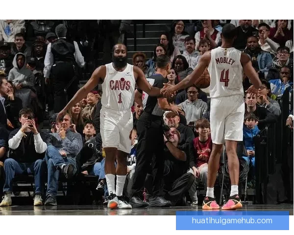 莫布利赞哈登为顶级传球手 总能精准穿透防守缝隙送球